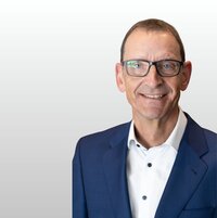 Dr._Bertram_Stausberg.jpg