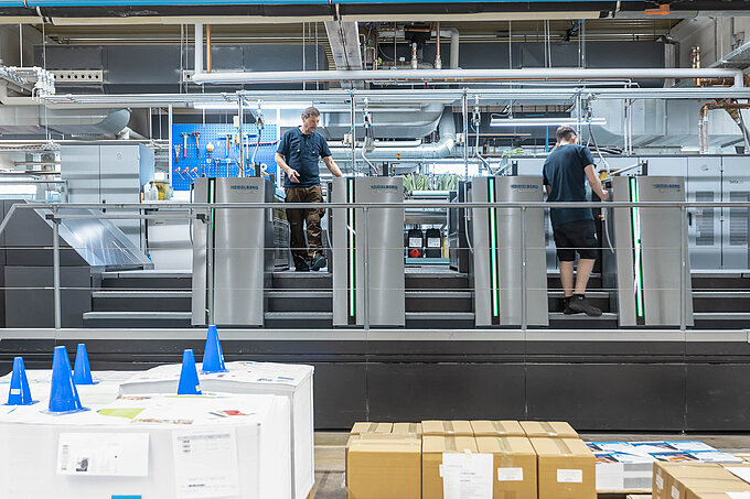 Bogenoffset-Maschine-Personen-004.jpg